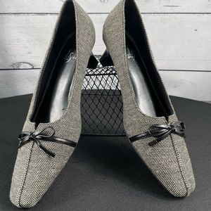 LifeStride Chic Pumps, Tweed Fabric w/Stylish Bow and 2” square heel, NWOT